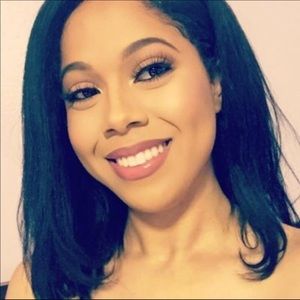 Meet your Posher, Ebony